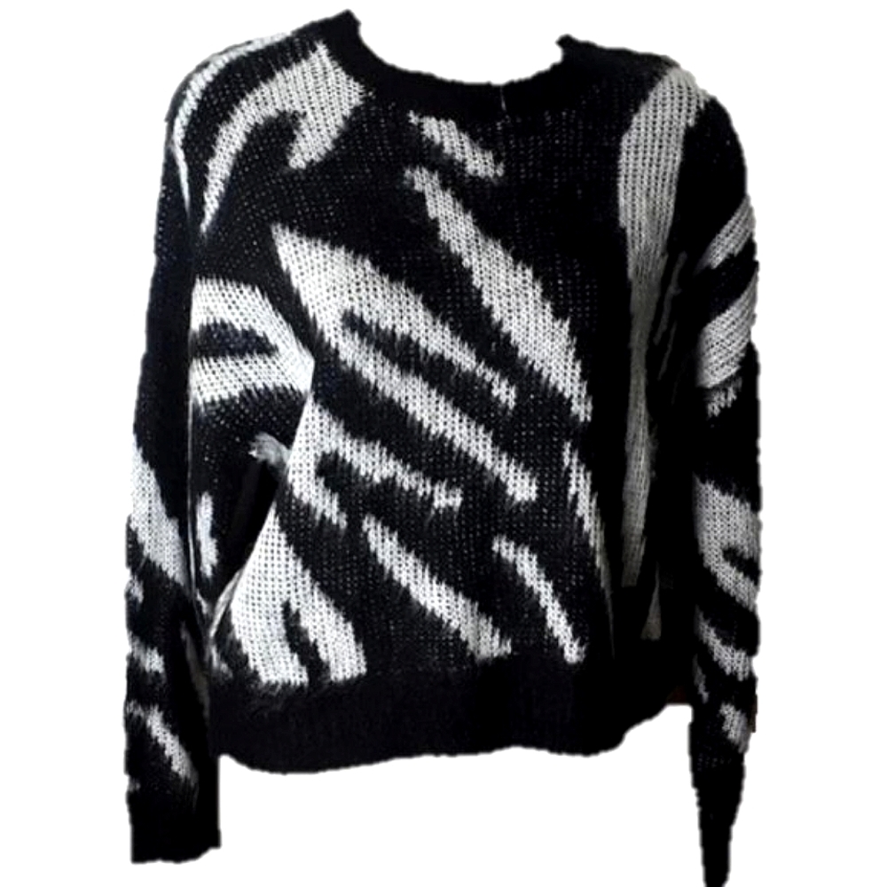 *NEW* FOREVER 21 Women's Black & White Fuzzy Sweater Size Medium NWT